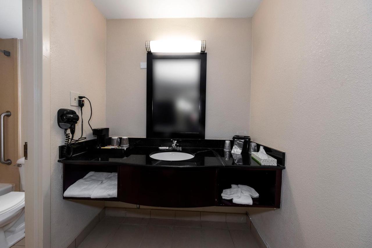 Red Roof Inn Bordentown - Mcguire Afb Екстериор снимка